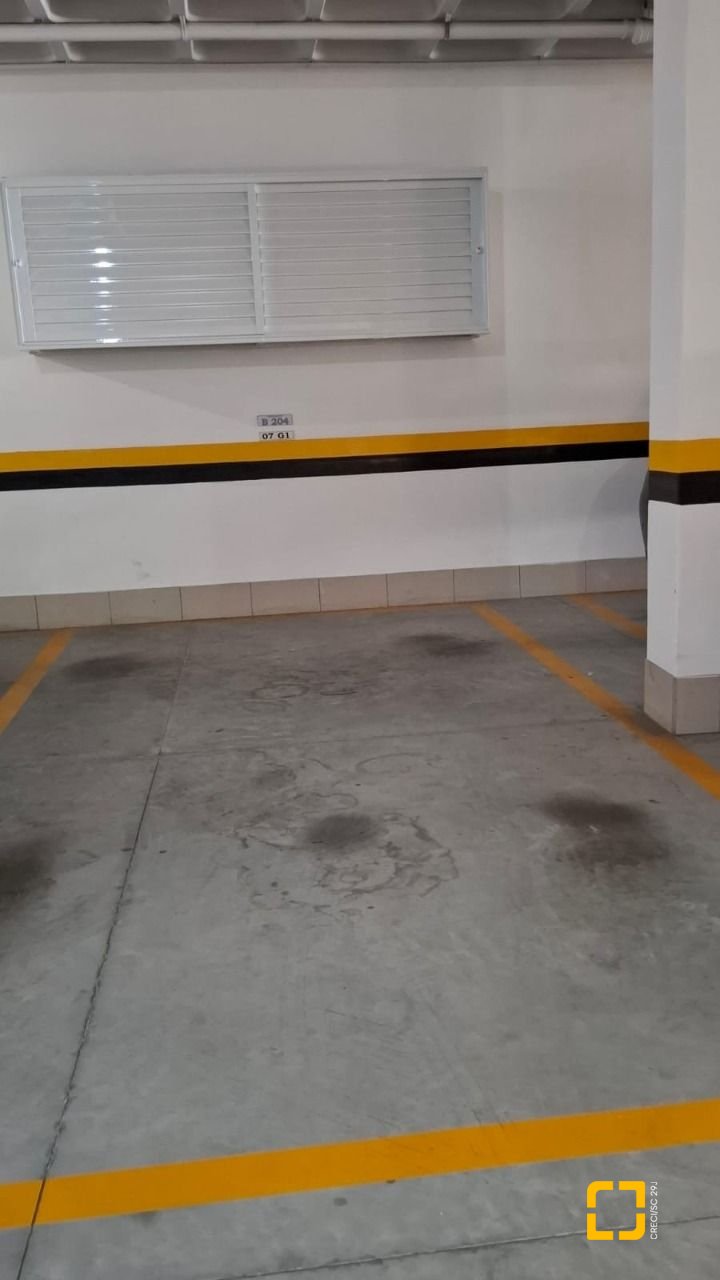 Apartamento com 75m², 3 quartos (sendo 1 suíte), 2 garagens, no bairro Centro em Florianópolis