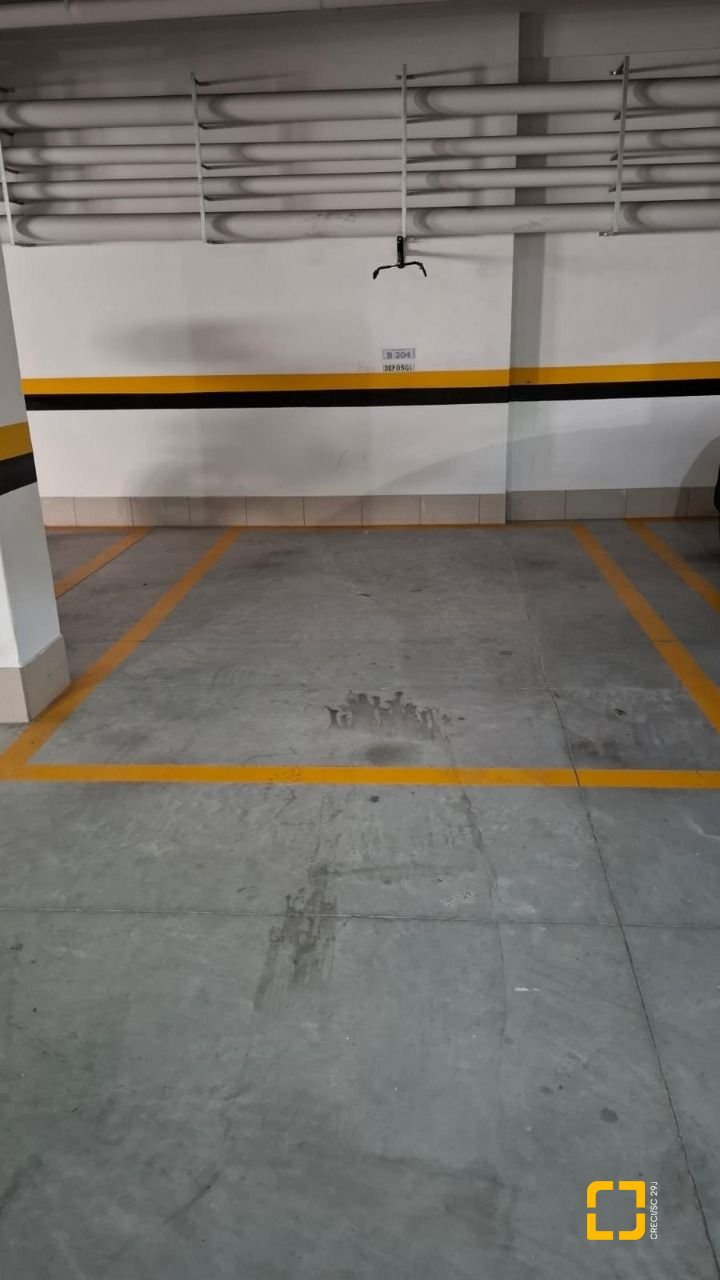Apartamento com 75m², 3 quartos (sendo 1 suíte), 2 garagens, no bairro Centro em Florianópolis