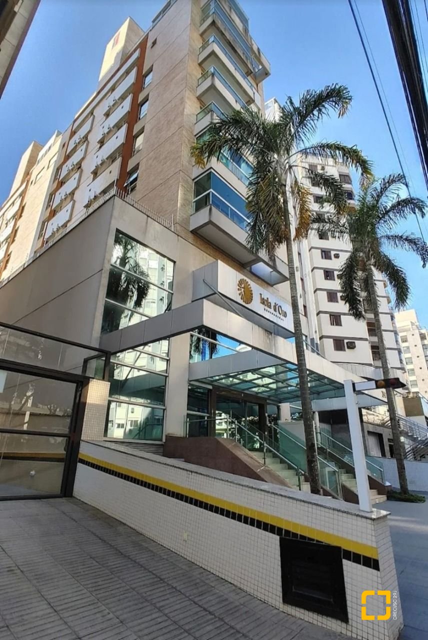 Apartamento com 75m², 3 quartos (sendo 1 suíte), 2 garagens, no bairro Centro em Florianópolis