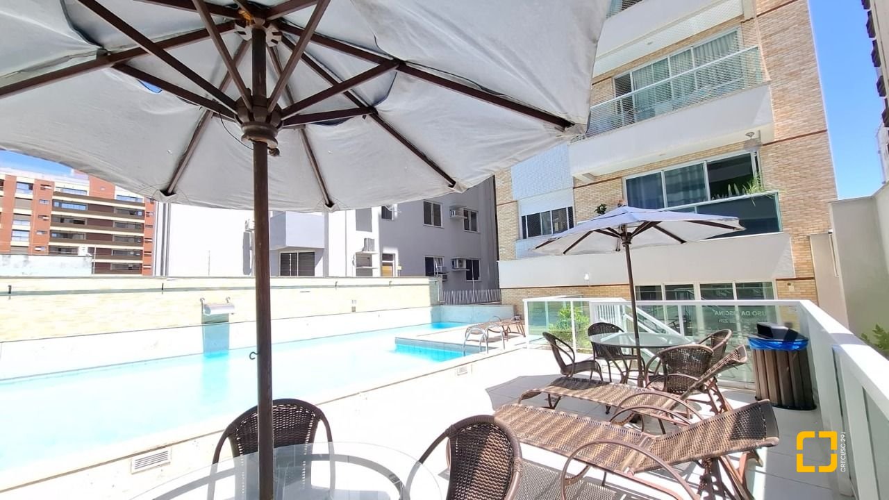 Apartamento com 75m², 3 quartos (sendo 1 suíte), 2 garagens, no bairro Centro em Florianópolis