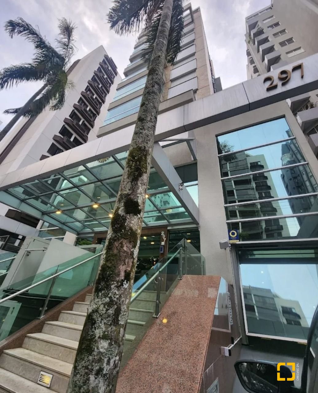 Apartamento com 75m², 3 quartos (sendo 1 suíte), 2 garagens, no bairro Centro em Florianópolis
