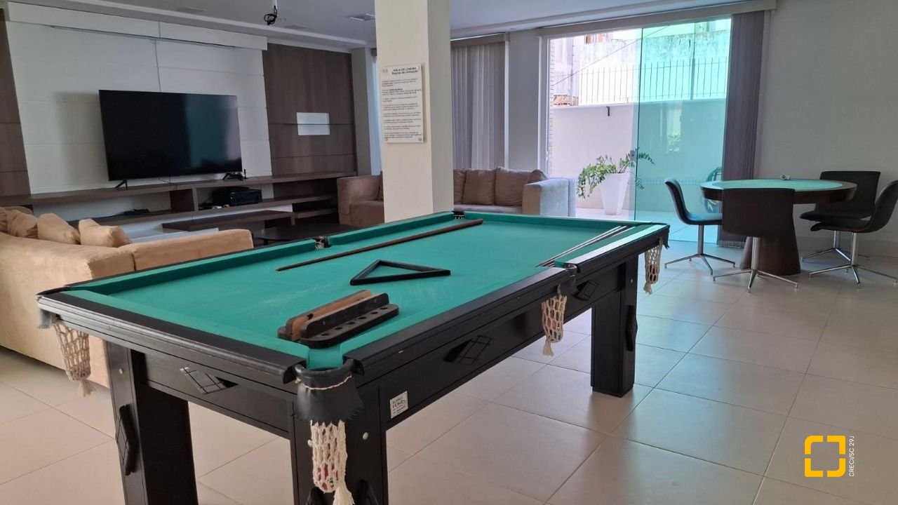 Apartamento com 75m², 3 quartos (sendo 1 suíte), 2 garagens, no bairro Centro em Florianópolis