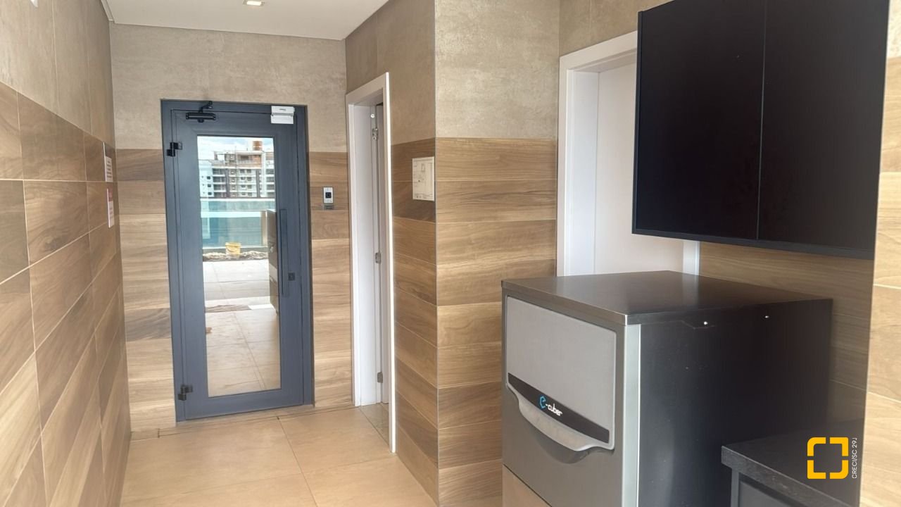 Apartamento com 79m², 4 quartos (sendo 2 suítes), 1 garagem, no bairro Estreito em Florianópolis