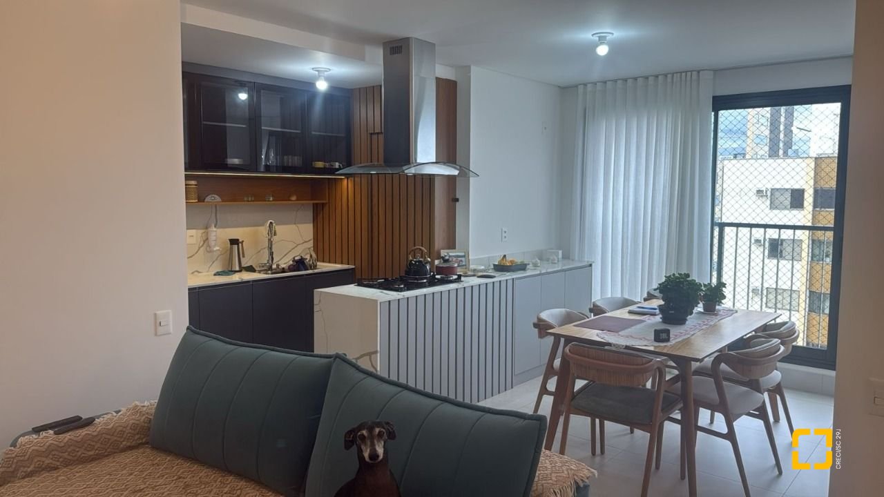 Apartamento com 79m², 4 quartos (sendo 2 suítes), 1 garagem, no bairro Estreito em Florianópolis