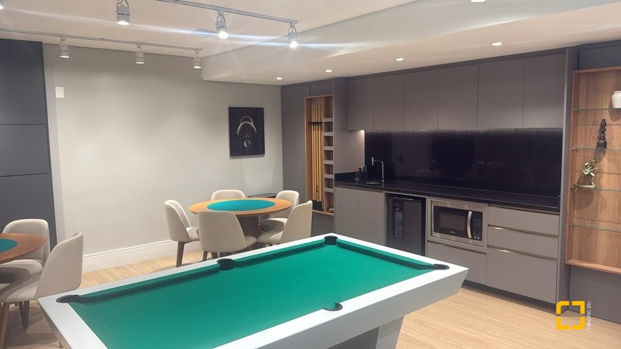 Apartamento com 79m², 4 quartos (sendo 2 suítes), 1 garagem, no bairro Estreito em Florianópolis