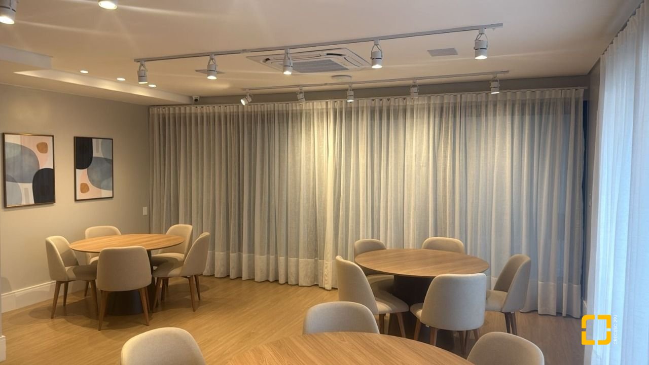 Apartamento com 79m², 4 quartos (sendo 2 suítes), 1 garagem, no bairro Estreito em Florianópolis