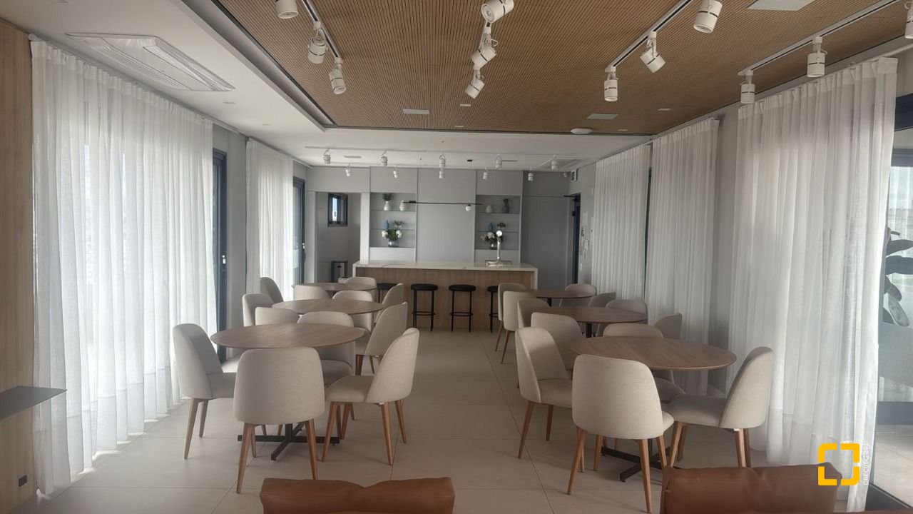 Apartamento com 79m², 4 quartos (sendo 2 suítes), 1 garagem, no bairro Estreito em Florianópolis