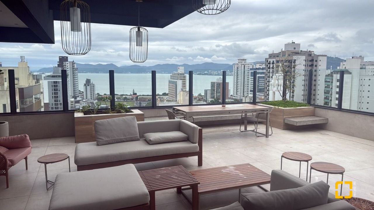 Apartamento com 79m², 4 quartos (sendo 2 suítes), 1 garagem, no bairro Estreito em Florianópolis