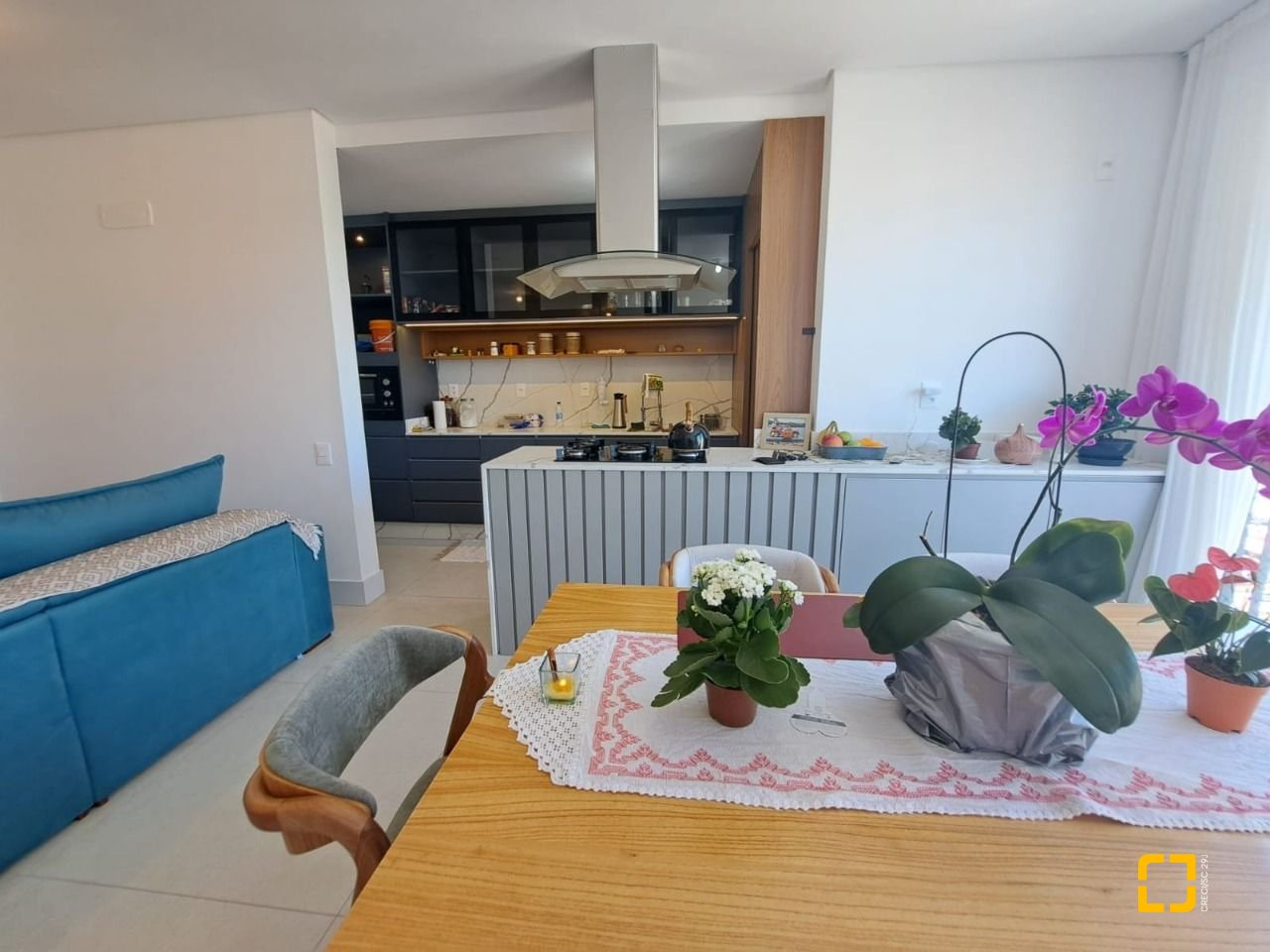 Apartamento com 79m², 4 quartos (sendo 2 suítes), 1 garagem, no bairro Estreito em Florianópolis
