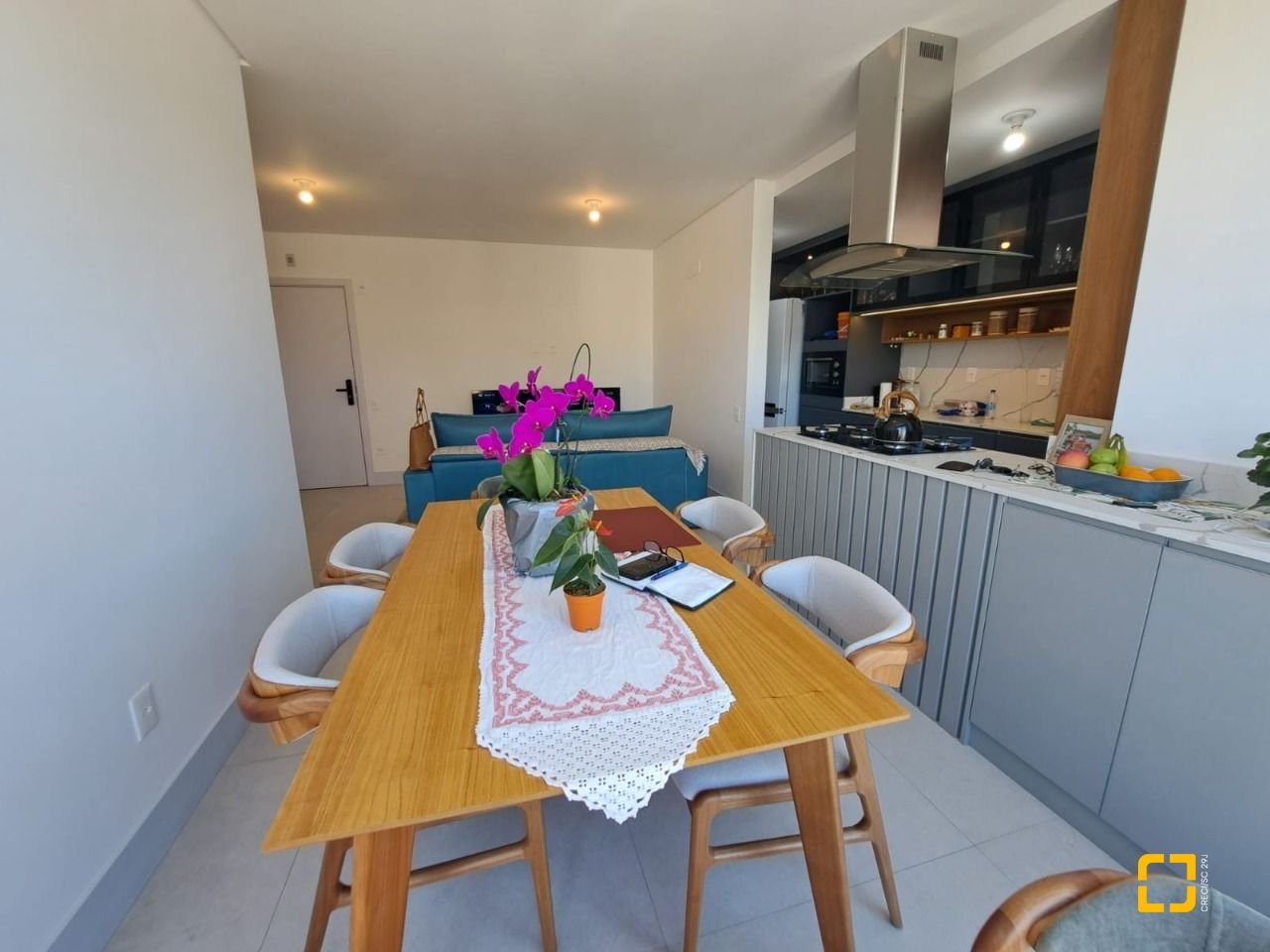 Apartamento com 79m², 4 quartos (sendo 2 suítes), 1 garagem, no bairro Estreito em Florianópolis
