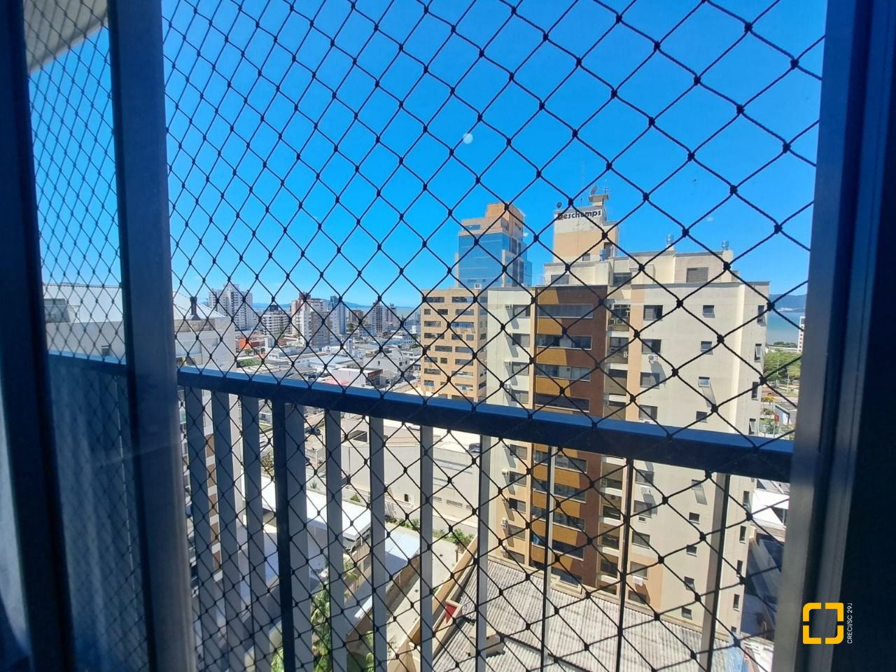 Apartamento com 79m², 4 quartos (sendo 2 suítes), 1 garagem, no bairro Estreito em Florianópolis