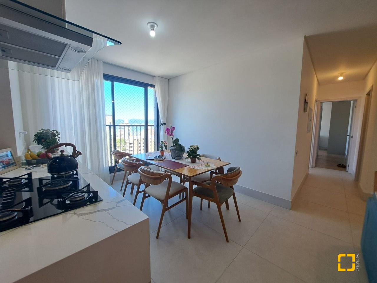 Apartamento com 79m², 4 quartos (sendo 2 suítes), 1 garagem, no bairro Estreito em Florianópolis
