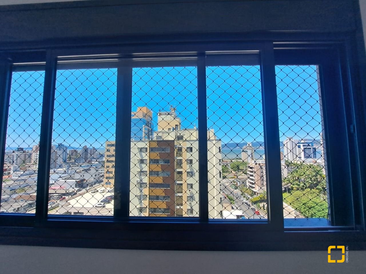 Apartamento com 79m², 4 quartos (sendo 2 suítes), 1 garagem, no bairro Estreito em Florianópolis