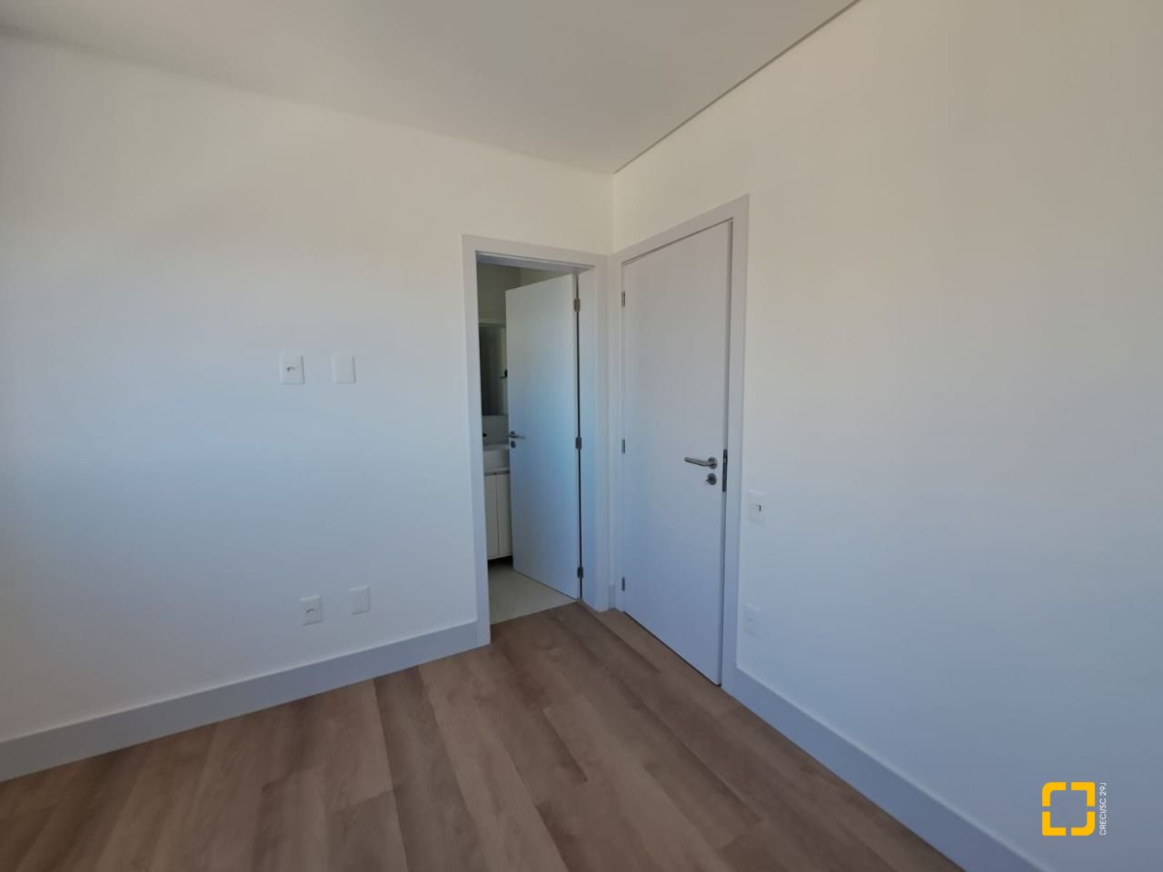Apartamento com 79m², 4 quartos (sendo 2 suítes), 1 garagem, no bairro Estreito em Florianópolis