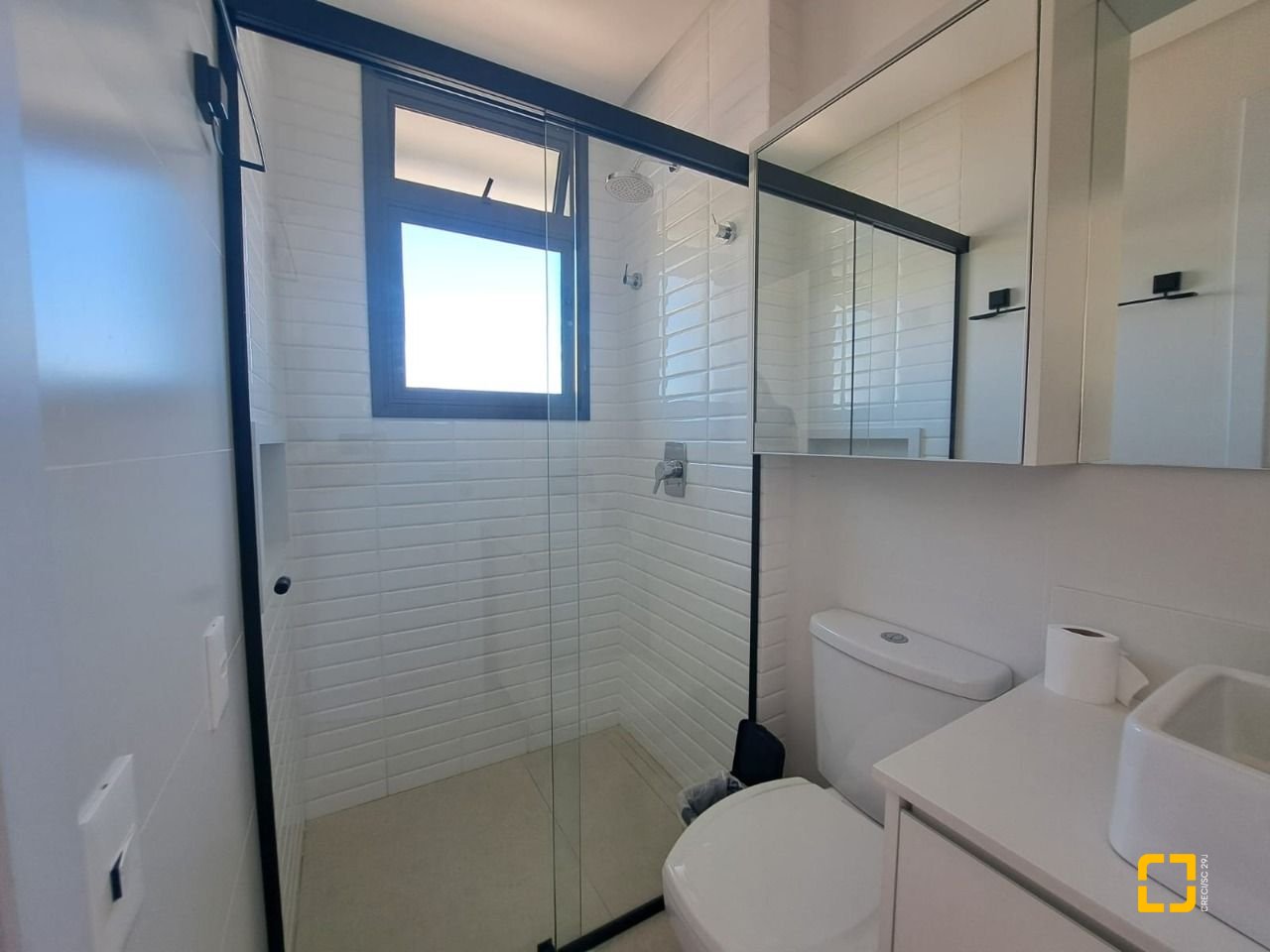 Apartamento com 79m², 4 quartos (sendo 2 suítes), 1 garagem, no bairro Estreito em Florianópolis