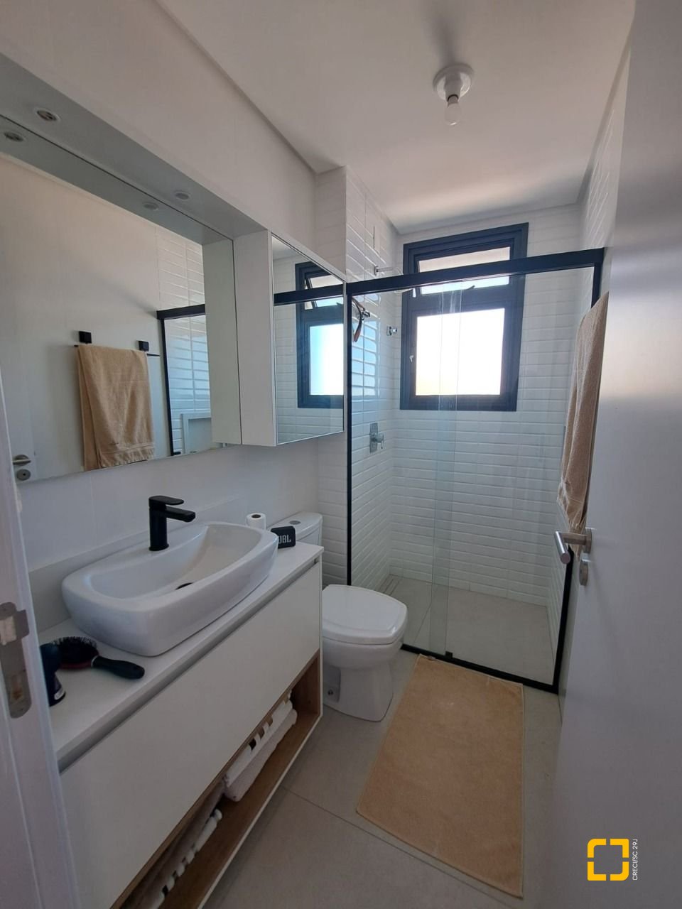 Apartamento com 79m², 4 quartos (sendo 2 suítes), 1 garagem, no bairro Estreito em Florianópolis