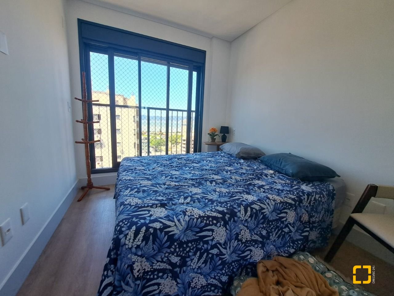Apartamento com 79m², 4 quartos (sendo 2 suítes), 1 garagem, no bairro Estreito em Florianópolis