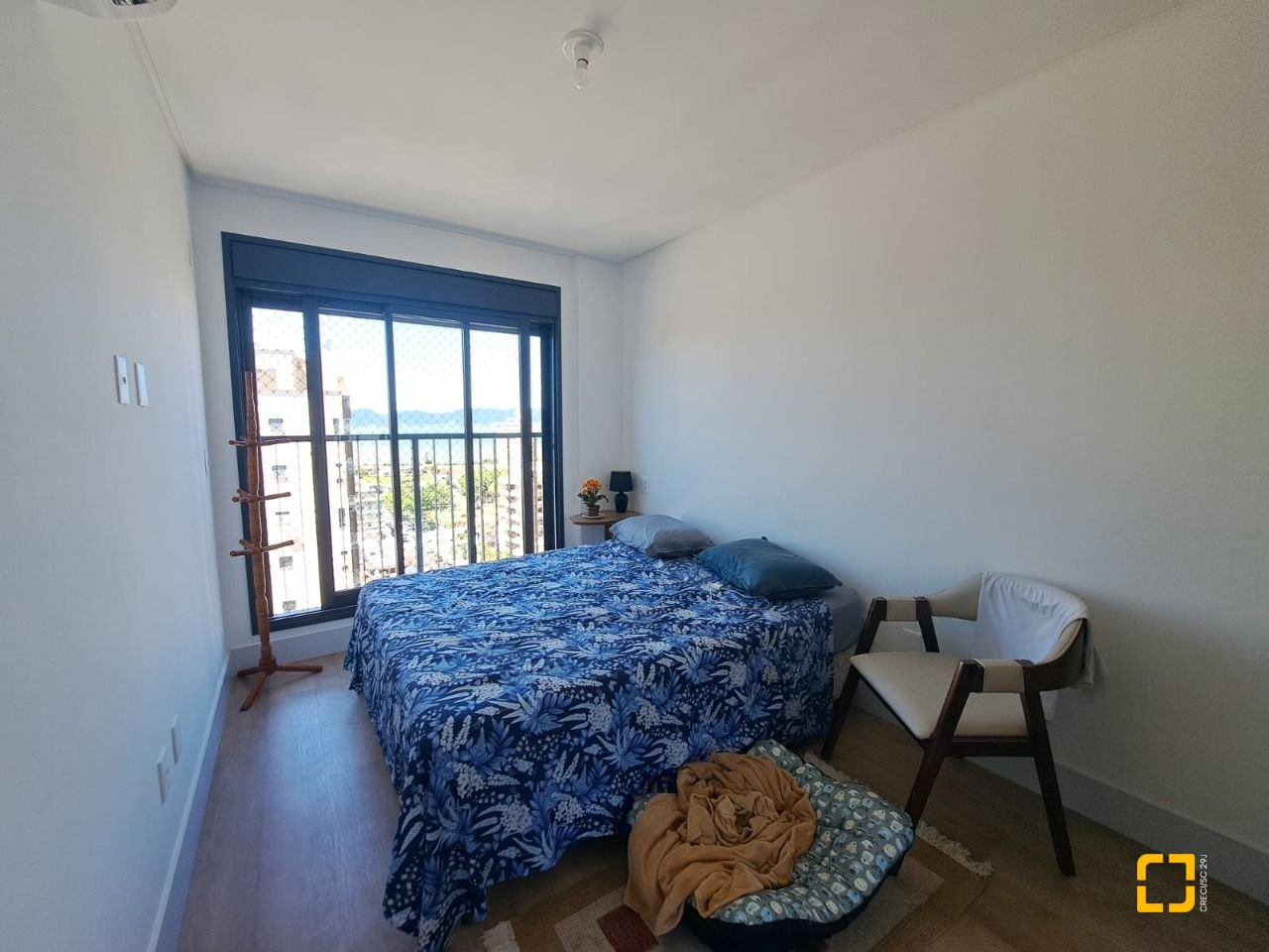 Apartamento com 79m², 4 quartos (sendo 2 suítes), 1 garagem, no bairro Estreito em Florianópolis
