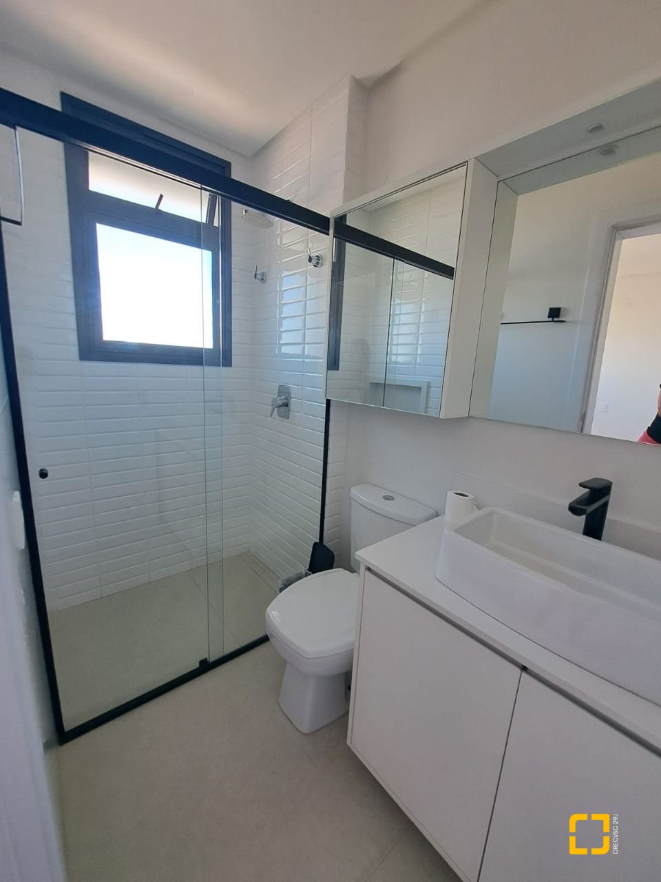 Apartamento com 79m², 4 quartos (sendo 2 suítes), 1 garagem, no bairro Estreito em Florianópolis