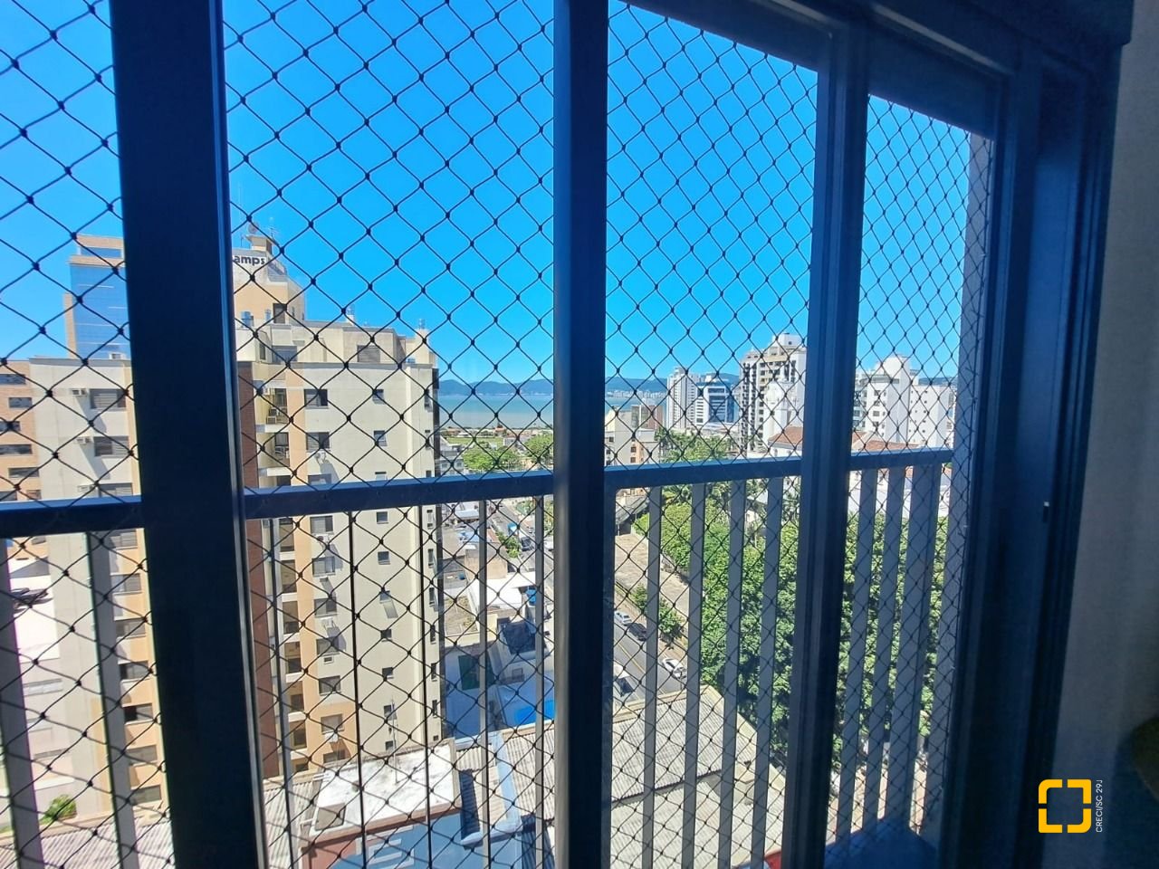 Apartamento com 79m², 4 quartos (sendo 2 suítes), 1 garagem, no bairro Estreito em Florianópolis
