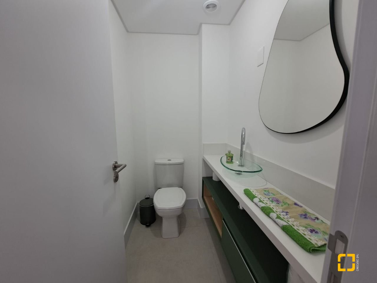 Apartamento com 79m², 4 quartos (sendo 2 suítes), 1 garagem, no bairro Estreito em Florianópolis