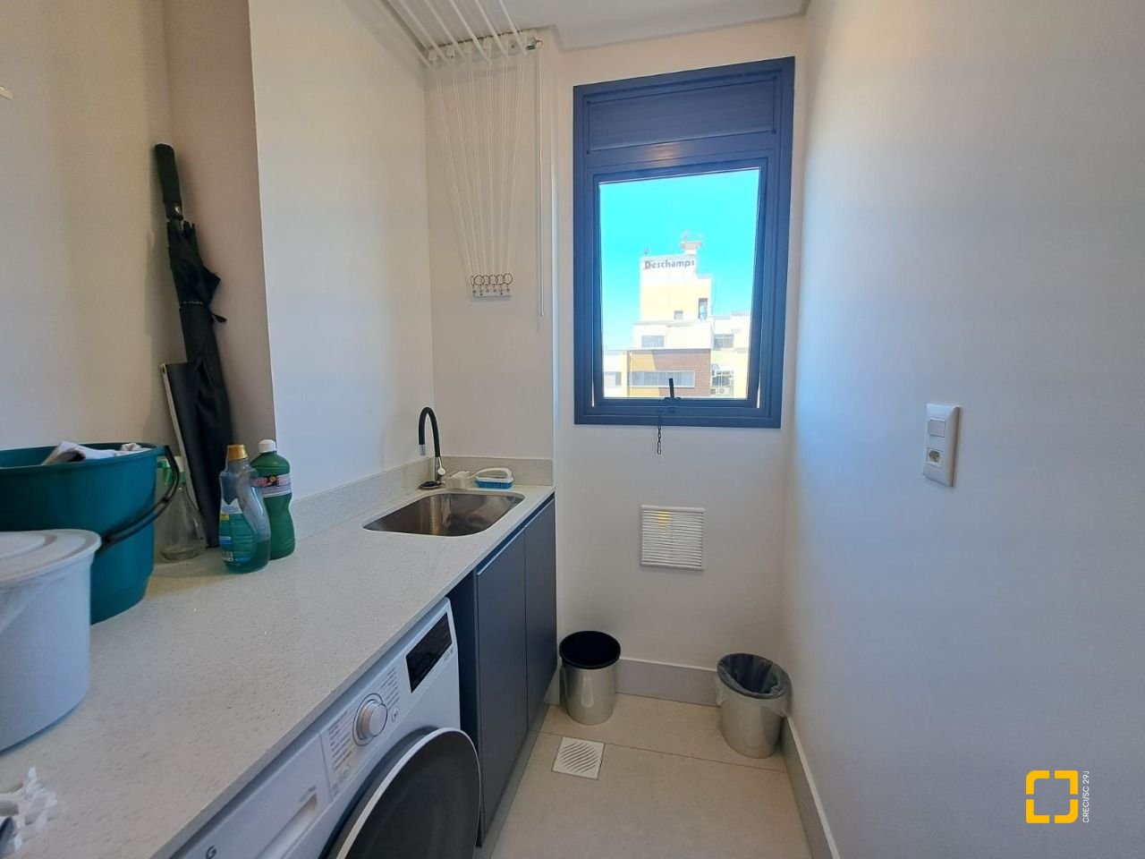 Apartamento com 79m², 4 quartos (sendo 2 suítes), 1 garagem, no bairro Estreito em Florianópolis