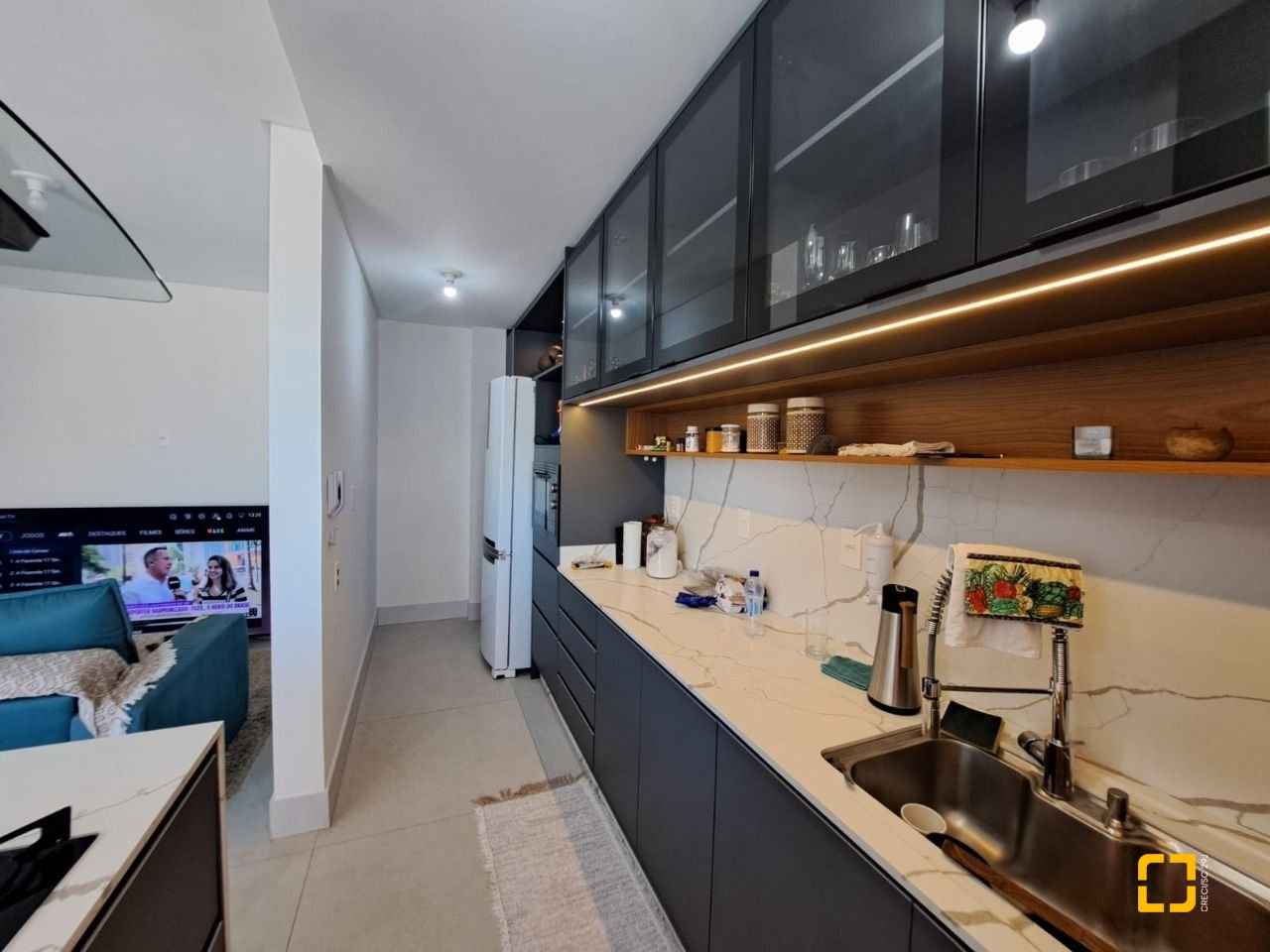 Apartamento com 79m², 4 quartos (sendo 2 suítes), 1 garagem, no bairro Estreito em Florianópolis