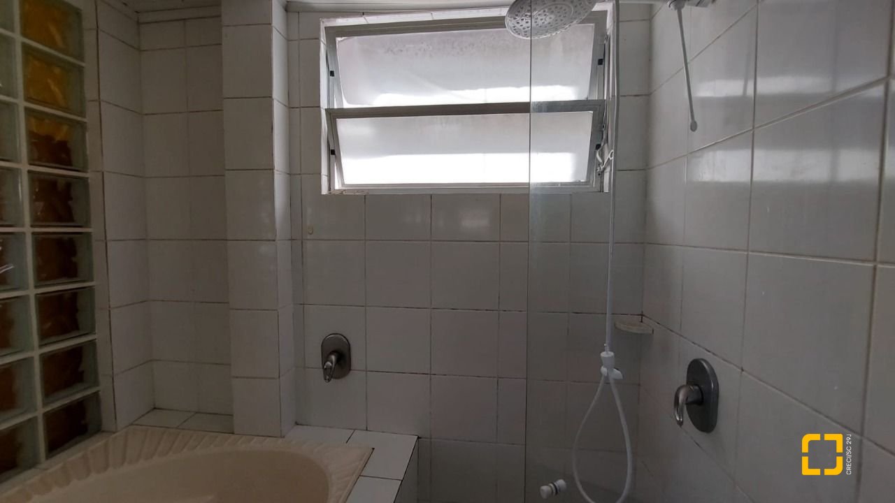 Apartamento com 79m², 2 quartos (sendo 1 suíte), no bairro Trindade em Florianópolis