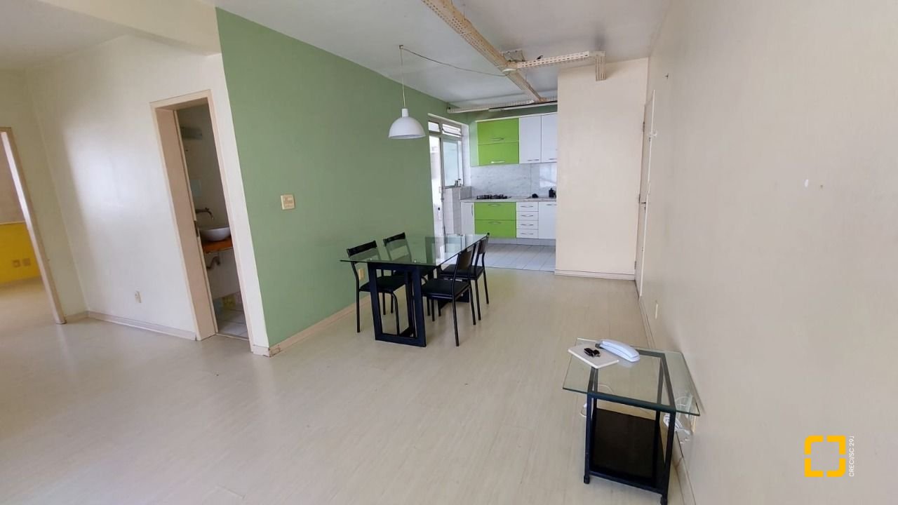 Apartamento com 79m², 2 quartos (sendo 1 suíte), no bairro Trindade em Florianópolis