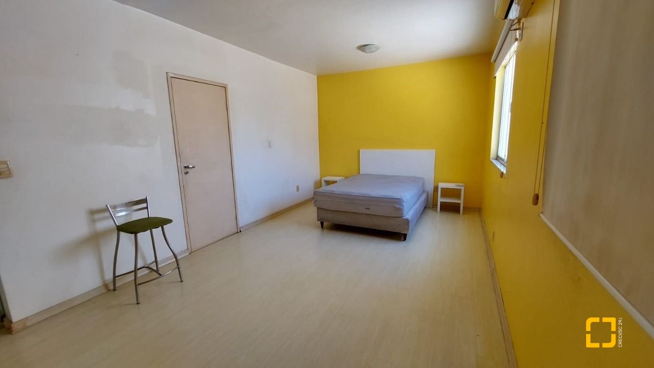 Apartamento com 79m², 2 quartos (sendo 1 suíte), no bairro Trindade em Florianópolis