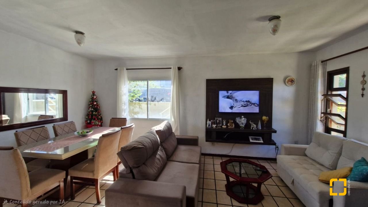 Casa com 235m², 6 quartos (sendo 2 suítes), 1 garagem, no bairro Ingleses em Florianópolis