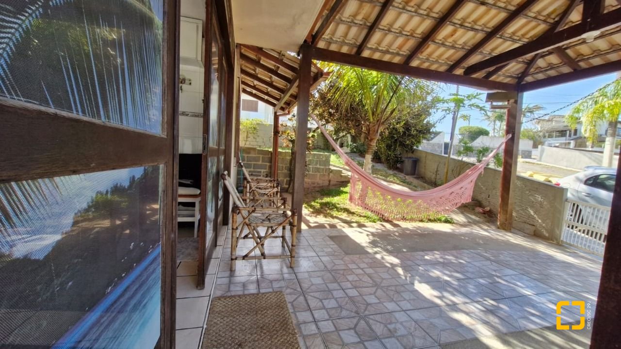 Casa com 235m², 6 quartos (sendo 2 suítes), 1 garagem, no bairro Ingleses em Florianópolis