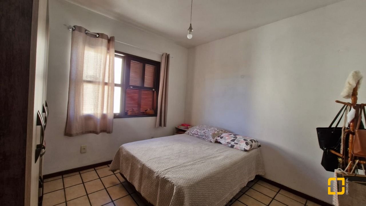 Casa com 235m², 6 quartos (sendo 2 suítes), 1 garagem, no bairro Ingleses em Florianópolis
