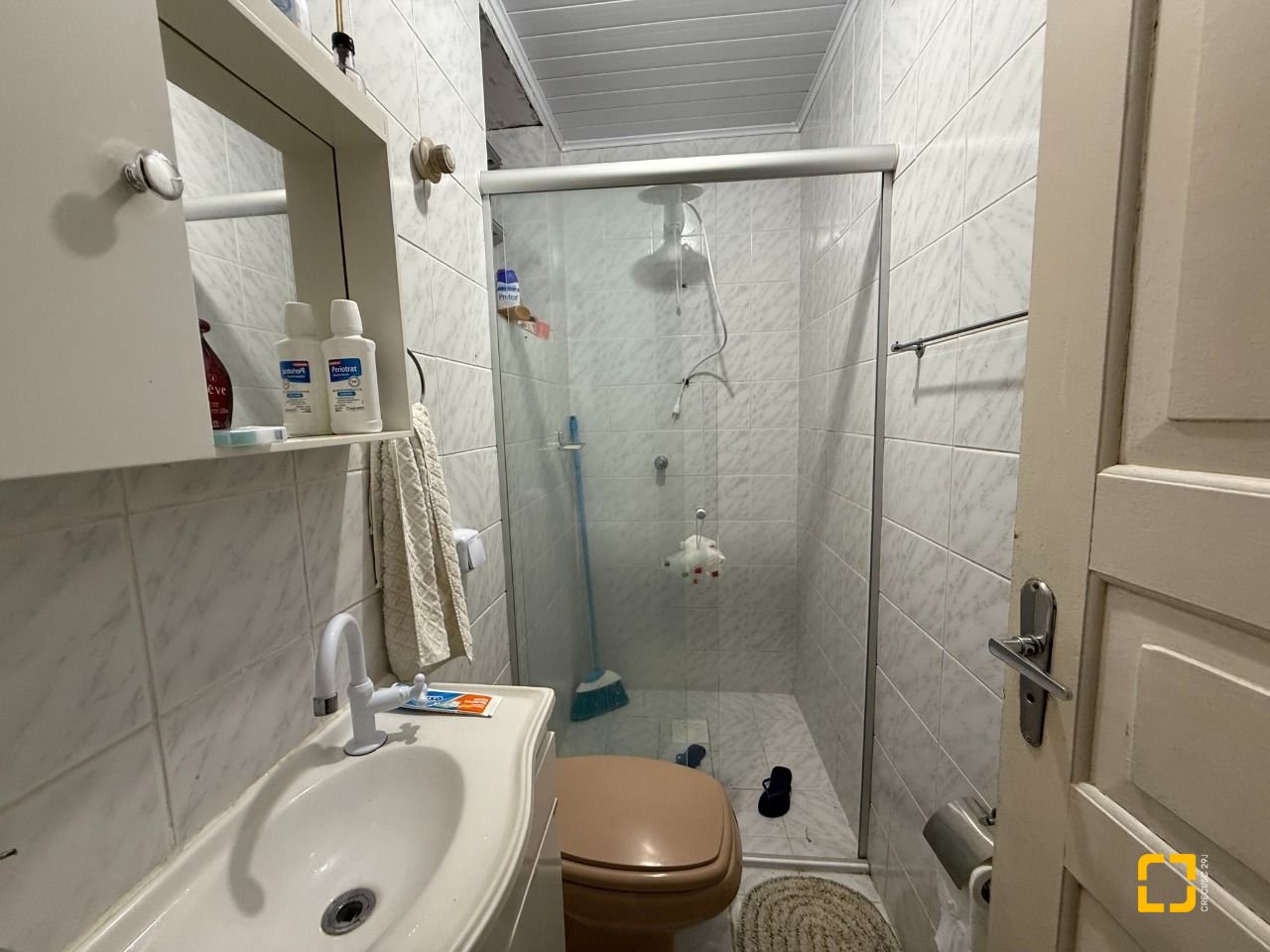 Casa de Condomínio com 119m², 4 quartos (sendo 1 suíte), 2 garagens, no bairro Centro em Florianópolis