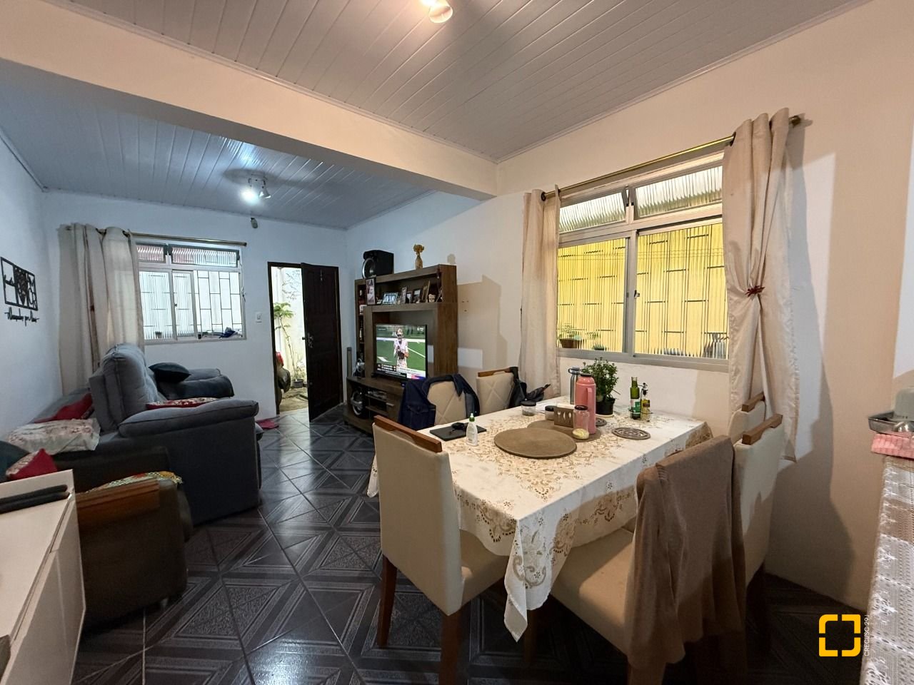 Casa de Condomínio com 119m², 4 quartos (sendo 1 suíte), 2 garagens, no bairro Centro em Florianópolis