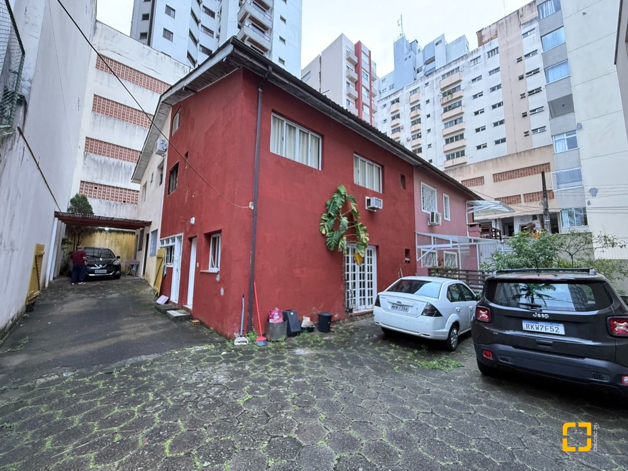 Casa de Condomínio com 119m², 4 quartos (sendo 1 suíte), 2 garagens, no bairro Centro em Florianópolis