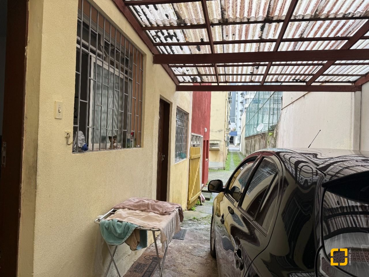 Casa de Condomínio com 119m², 4 quartos (sendo 1 suíte), 2 garagens, no bairro Centro em Florianópolis