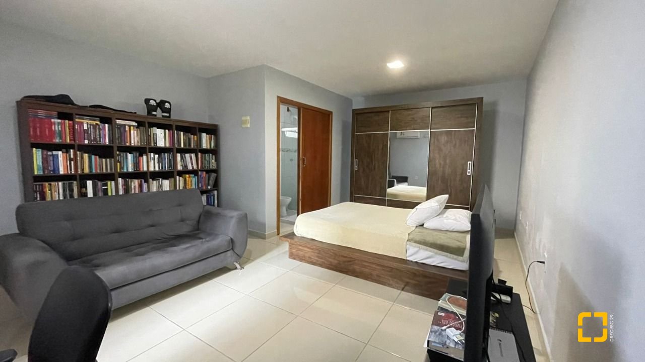 Casa com 122m², 5 quartos (sendo 2 suítes), 2 garagens, no bairro Ingleses em Florianópolis