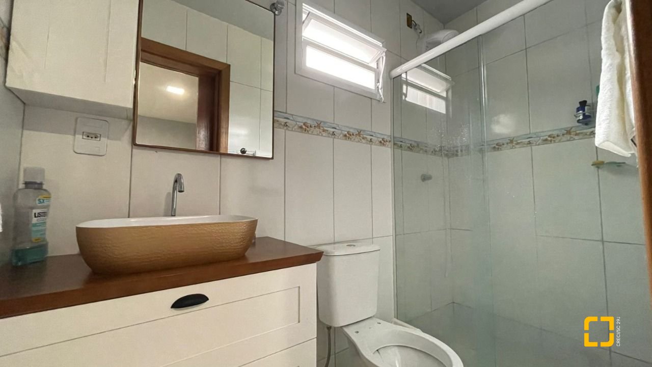 Casa com 122m², 5 quartos (sendo 2 suítes), 2 garagens, no bairro Ingleses em Florianópolis