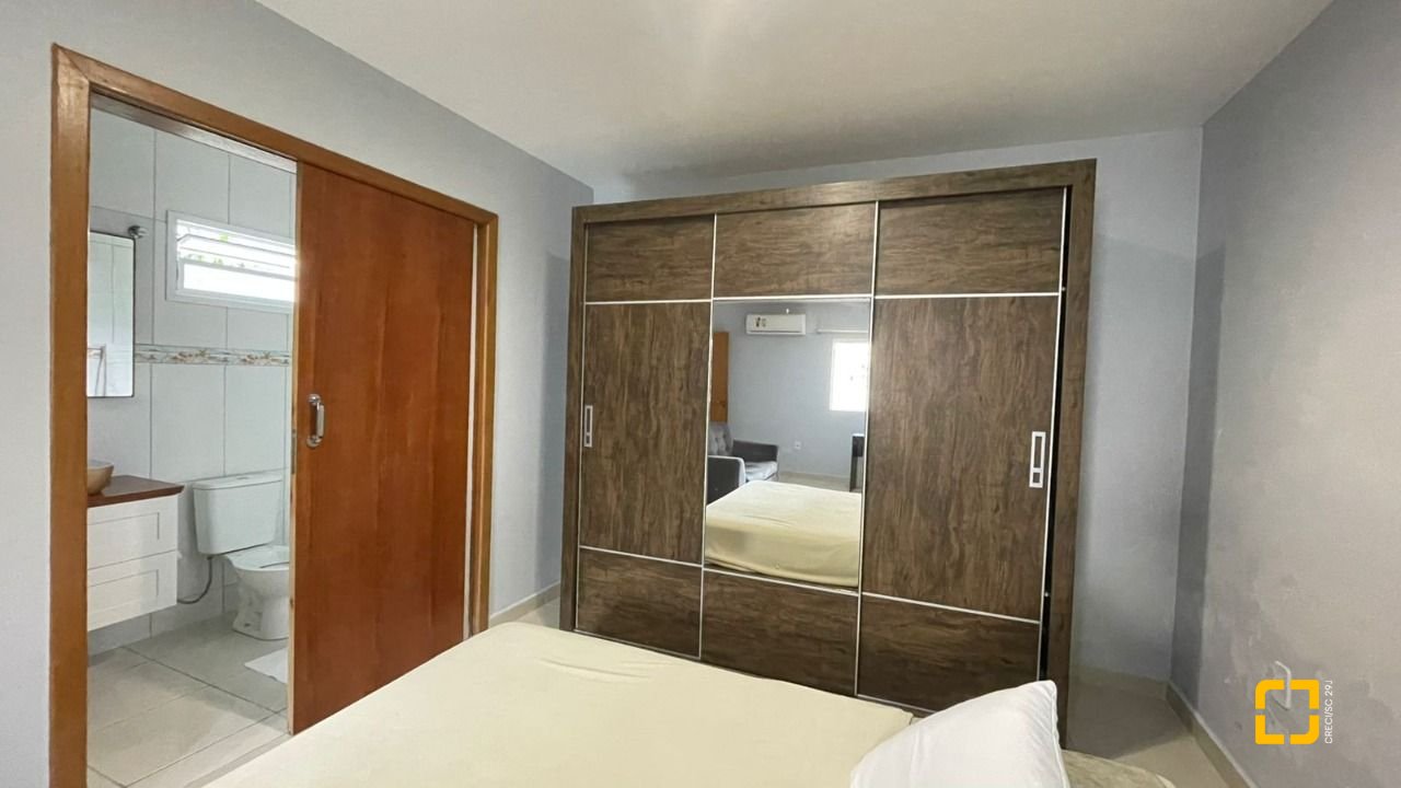 Casa com 122m², 5 quartos (sendo 2 suítes), 2 garagens, no bairro Ingleses em Florianópolis