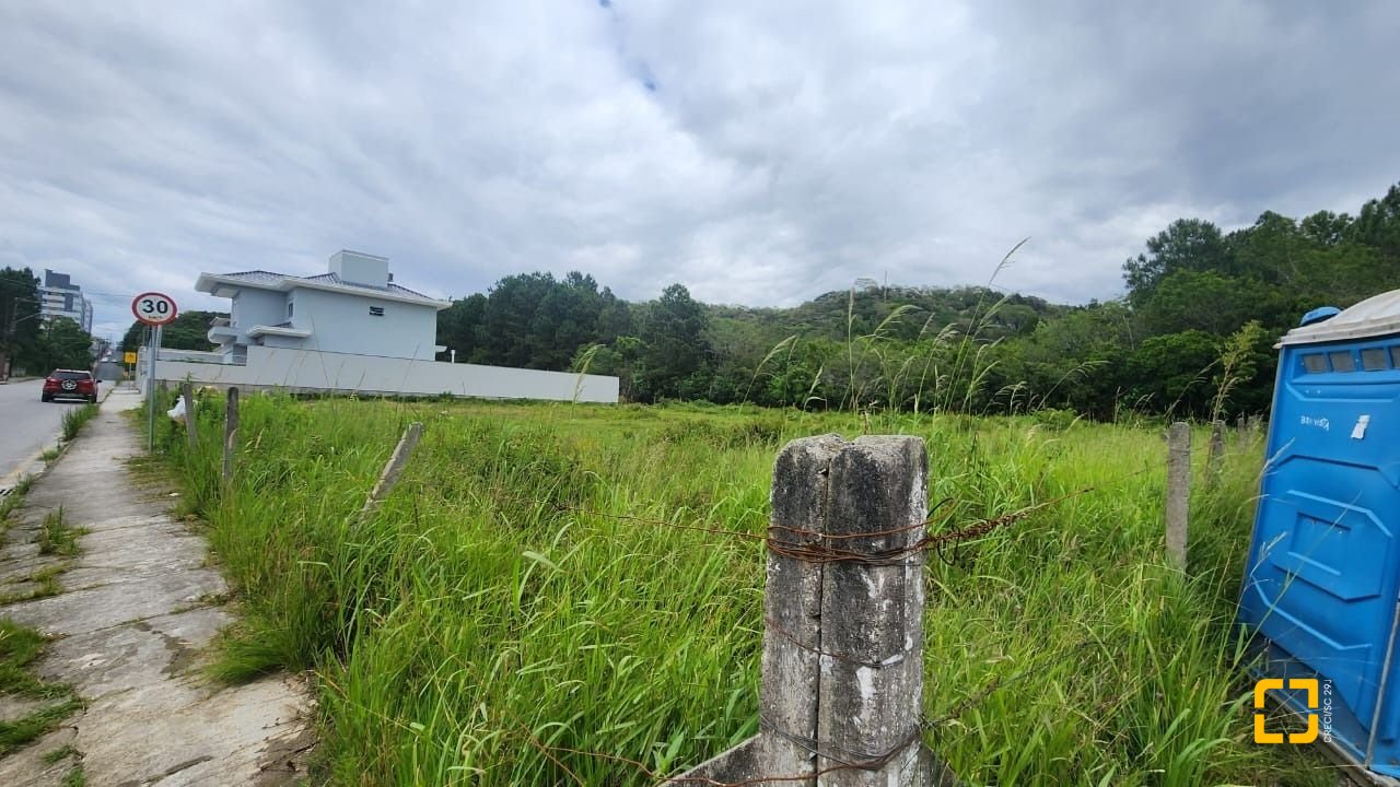 Terreno com 1735m², no bairro Areias em São José