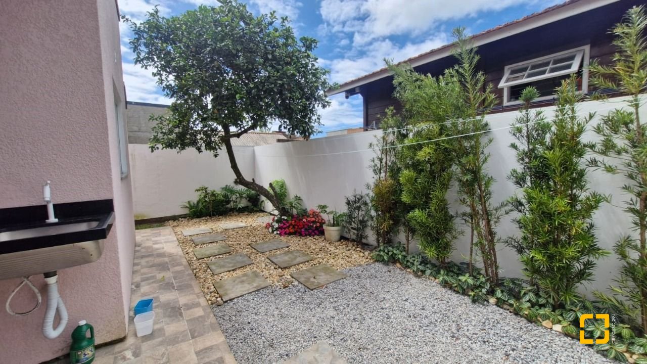 Casa com 80m², 3 quartos (sendo 1 suíte), 1 garagem, no bairro Rio Vermelho em Florianópolis