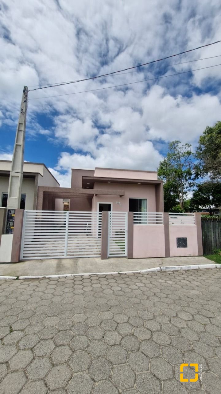 Casa com 80m², 3 quartos (sendo 1 suíte), 1 garagem, no bairro Rio Vermelho em Florianópolis