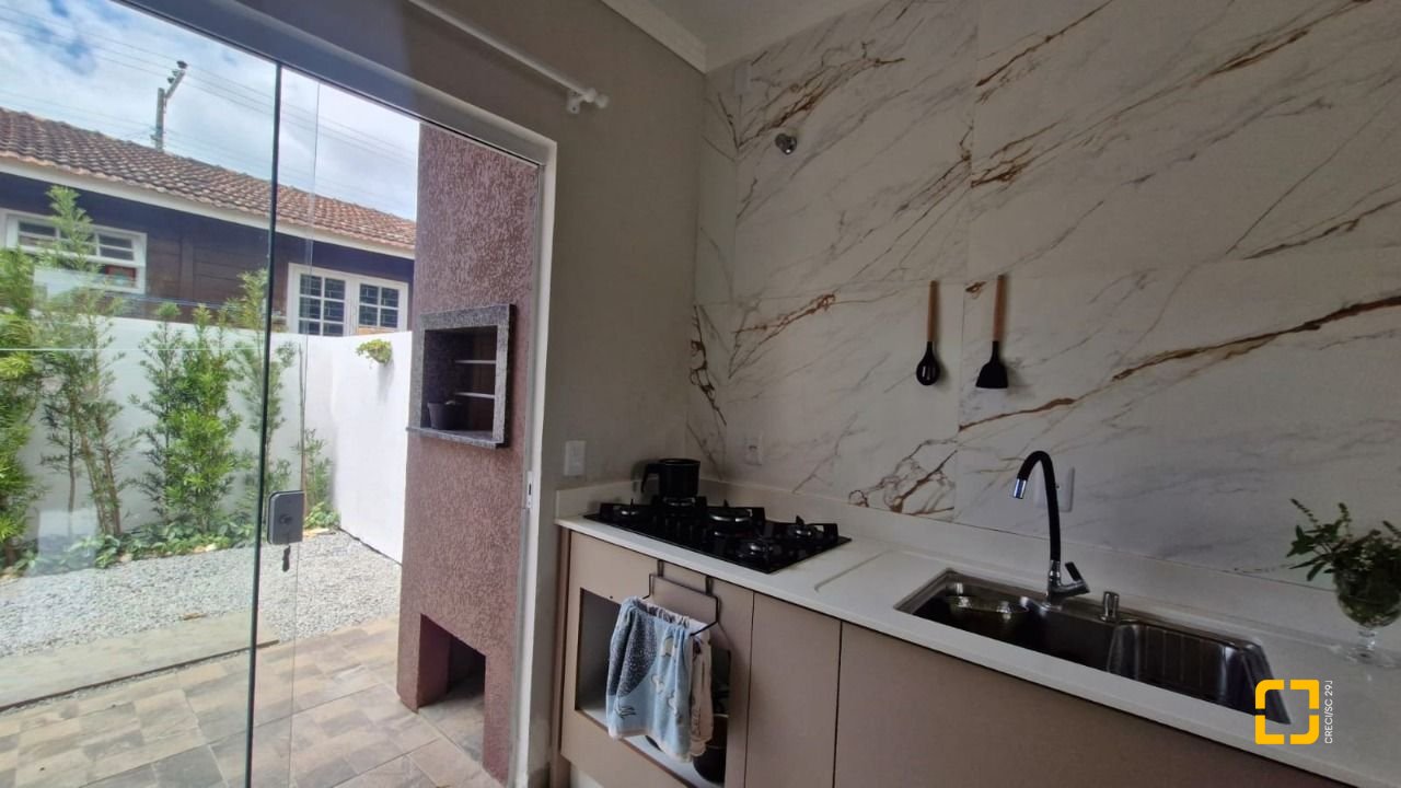 Casa com 80m², 3 quartos (sendo 1 suíte), 1 garagem, no bairro Rio Vermelho em Florianópolis