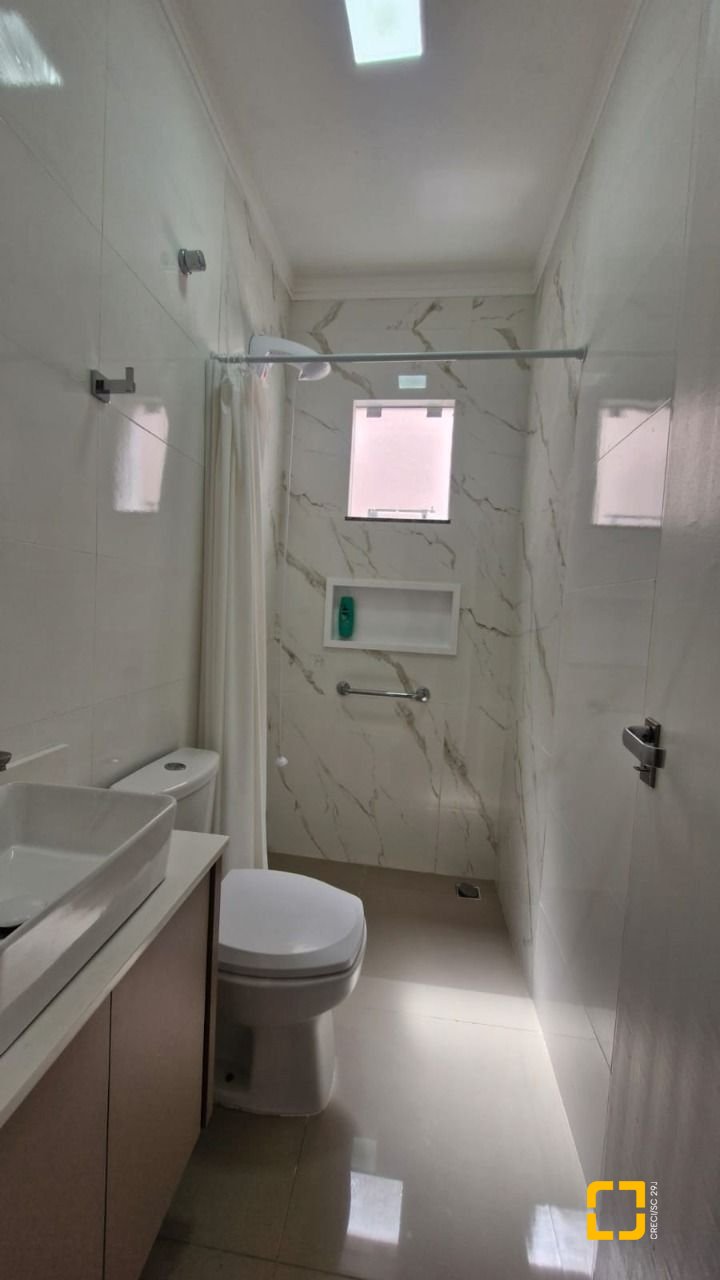 Casa com 80m², 3 quartos (sendo 1 suíte), 1 garagem, no bairro Rio Vermelho em Florianópolis