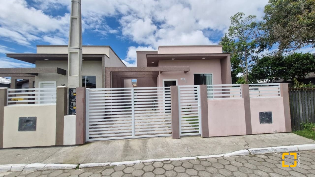 Casa com 80m², 3 quartos (sendo 1 suíte), 1 garagem, no bairro Rio Vermelho em Florianópolis