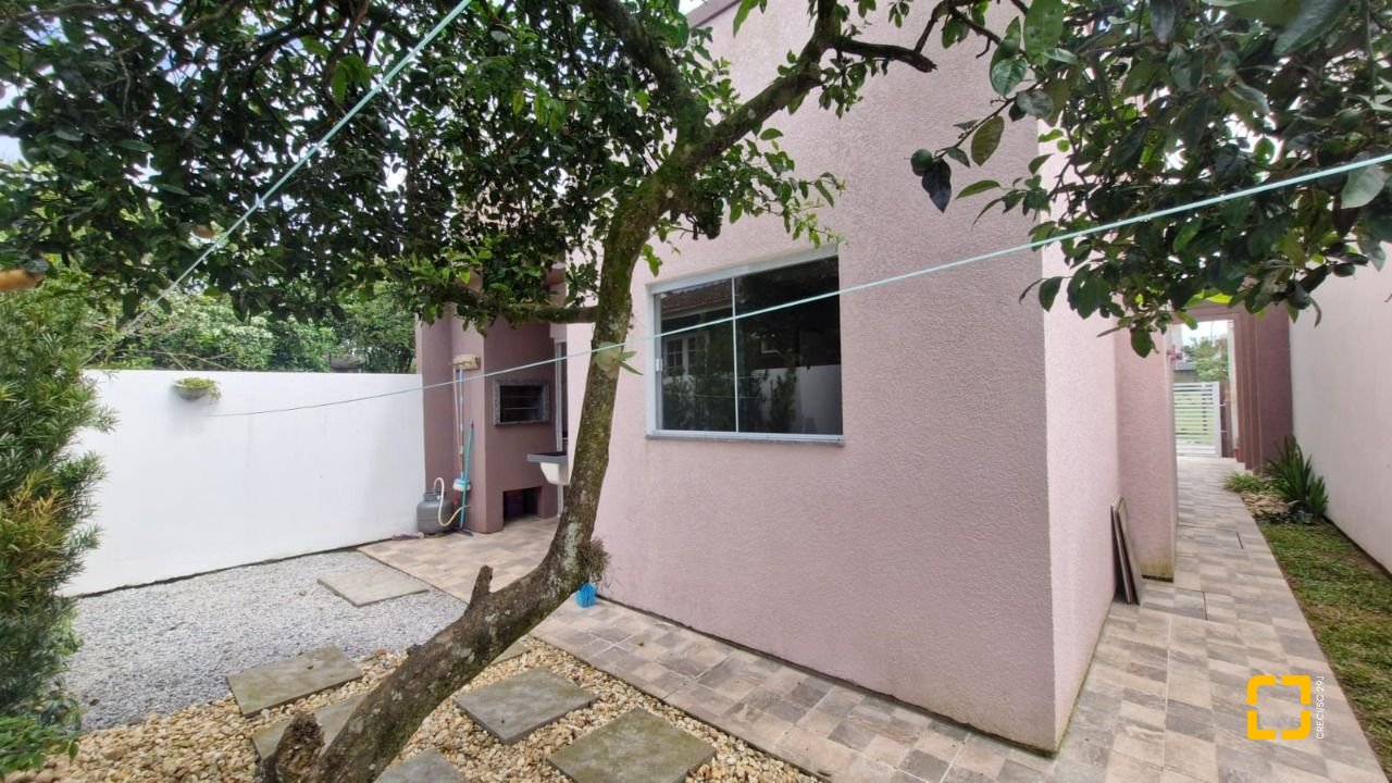 Casa com 80m², 3 quartos (sendo 1 suíte), 1 garagem, no bairro Rio Vermelho em Florianópolis