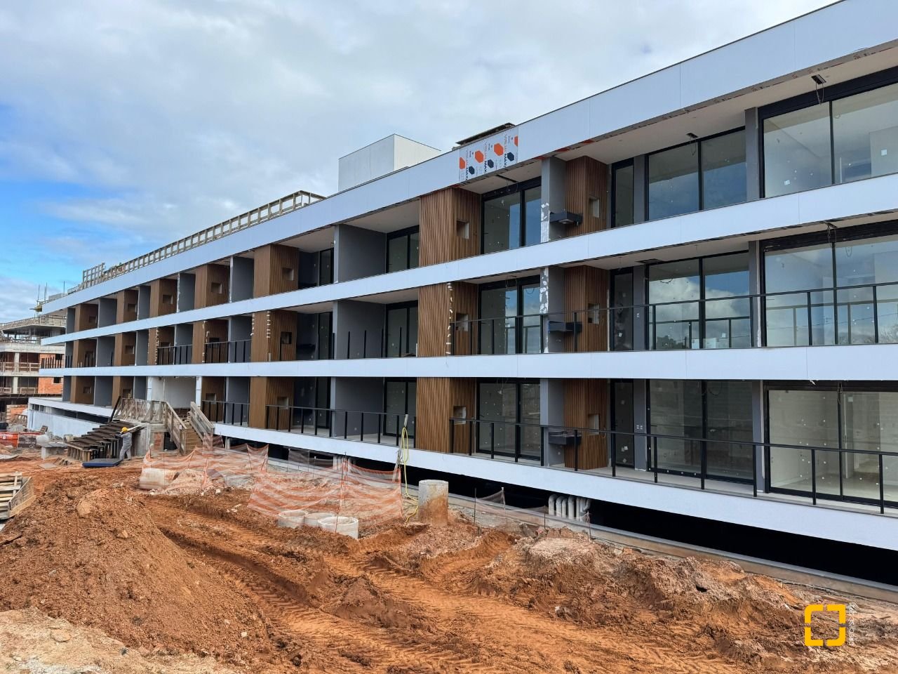 Apartamento com 58m², 1 quarto (sendo 1 suíte), 1 garagem, no bairro Vila Nova em Imbituba