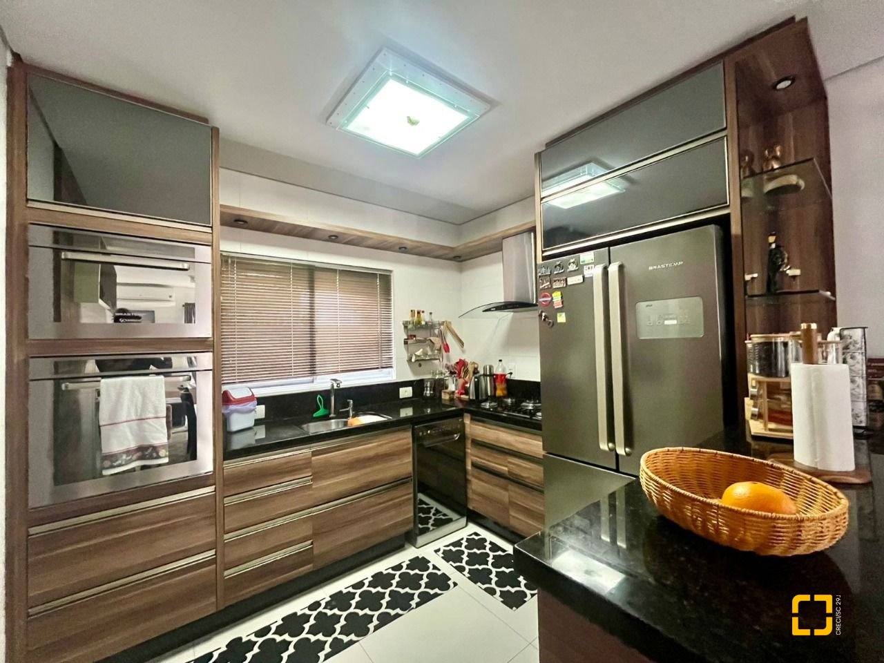 Casa com 121m², 4 quartos (sendo 1 suíte), 2 garagens, no bairro Campeche em Florianópolis