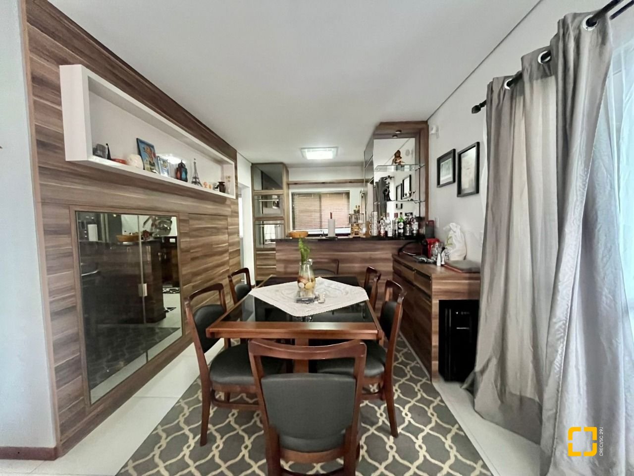 Casa com 121m², 4 quartos (sendo 1 suíte), 2 garagens, no bairro Campeche em Florianópolis